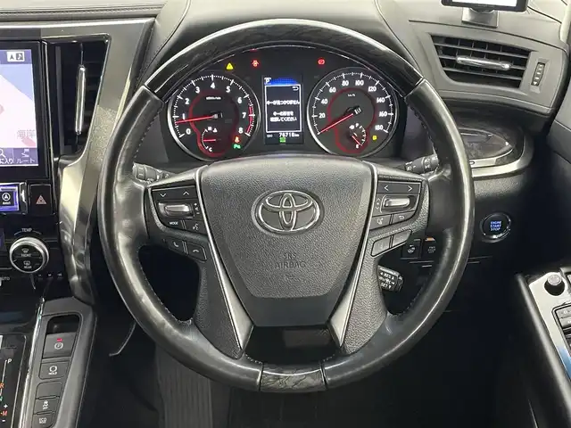 トヨタ ヴェルファイア Z Gエディション 岡山県 2018(平30)年 7.7万km ホワイトパールクリスタルシャイン アルパインＢＩＧＸ１１インチナビ/（HDMI接続/Bluetooth/フルセグTV）/アルパイン１２．８インチフリップダウンモニター/サンルーフ/本革/モデリスタフルエアロ/衝突軽減ブレーキ/レーダークルーズコントロール/ビルトインＥＴＣ/三眼ＬＥＤヘッドライト/オートハイビーム/シートヒーター/エアシート/ステアリングヒーター/コーナーセンサー/プッシュスタート/スマートキー/パワーシート/純正フロアマット/純正18インチアルミホイール＋サマータイヤ：装着/両側電動スライドドア/踏み間違い防止