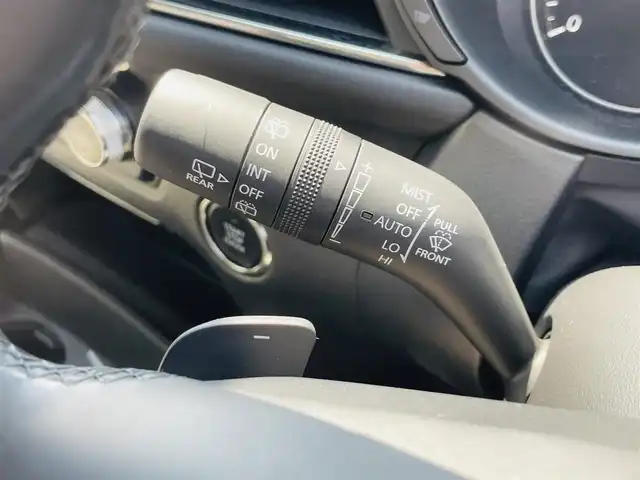 マツダ ＣＸ－３０ 20S Lパッケージ 熊本県 2022(令4)年 1.5万km プラチナクォーツメタリック 純正ナビ/・AM/FM/CD/DVD/BT/USB/HDMI/・フルセグTV/全周囲カメラ/i-ACTIVSENSE/・スマート・ブレーキ・サポート/・AT誤発進抑制制御［前進時/後退時］/・車線逸脱警報システム/レーンキープ・アシスト・システム/・先進ライト/・ブラインド・スポット・モニタリング/・後側方接近車両検知/・前側方接近車両検知/・マツダ・レーダー・クルーズ・コントロール/・クルージング&トラフィック・サポート/・ドライバー・アテンション・アラート/前席シートヒーター/・D席メモリ付きパワーシート/革巻きステアリング/・ステアリングヒーター/・パドルシフト/・ステアリングスイッチ/電動リアゲート/前後ドライブレコーダー/ETC/純正フロアマット/純正アルミホイール/電動格納ミラー/・ウインカーミラー/プッシュスタート/・スペアキー