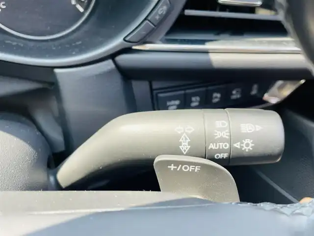 マツダ ＣＸ－３０ 20S Lパッケージ 熊本県 2022(令4)年 1.5万km プラチナクォーツメタリック 純正ナビ/・AM/FM/CD/DVD/BT/USB/HDMI/・フルセグTV/全周囲カメラ/i-ACTIVSENSE/・スマート・ブレーキ・サポート/・AT誤発進抑制制御［前進時/後退時］/・車線逸脱警報システム/レーンキープ・アシスト・システム/・先進ライト/・ブラインド・スポット・モニタリング/・後側方接近車両検知/・前側方接近車両検知/・マツダ・レーダー・クルーズ・コントロール/・クルージング&トラフィック・サポート/・ドライバー・アテンション・アラート/前席シートヒーター/・D席メモリ付きパワーシート/革巻きステアリング/・ステアリングヒーター/・パドルシフト/・ステアリングスイッチ/電動リアゲート/前後ドライブレコーダー/ETC/純正フロアマット/純正アルミホイール/電動格納ミラー/・ウインカーミラー/プッシュスタート/・スペアキー