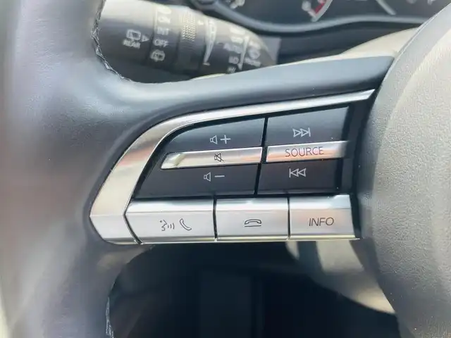 マツダ ＣＸ－３０ 20S Lパッケージ 熊本県 2022(令4)年 1.5万km プラチナクォーツメタリック 純正ナビ/・AM/FM/CD/DVD/BT/USB/HDMI/・フルセグTV/全周囲カメラ/i-ACTIVSENSE/・スマート・ブレーキ・サポート/・AT誤発進抑制制御［前進時/後退時］/・車線逸脱警報システム/レーンキープ・アシスト・システム/・先進ライト/・ブラインド・スポット・モニタリング/・後側方接近車両検知/・前側方接近車両検知/・マツダ・レーダー・クルーズ・コントロール/・クルージング&トラフィック・サポート/・ドライバー・アテンション・アラート/前席シートヒーター/・D席メモリ付きパワーシート/革巻きステアリング/・ステアリングヒーター/・パドルシフト/・ステアリングスイッチ/電動リアゲート/前後ドライブレコーダー/ETC/純正フロアマット/純正アルミホイール/電動格納ミラー/・ウインカーミラー/プッシュスタート/・スペアキー