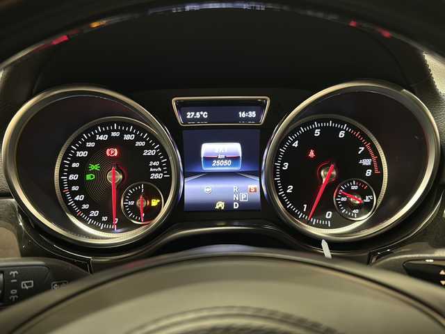 メルセデス・ベンツ ＧＬＳ５５０ 4マチックスポーツ 新潟県 2018(平30)年 2.5万km ダイヤモンドホワイト 純正8インチワイドナビ（TV/DVD/BT）/harman/kardon(14スピーカー)/360°カメラ/レーダーセーフティパッケージ/アクティブブレーキシステム/クラッシュセンサー機能/クルーズコントロール＆可変スピードリミッター/カラーマルチファクションディスプレイ/電動チルト＆テレスコピックステアリング/レインセンサー/EASY-PACK自動開閉テールゲート/メモリ付きパワーシート/AMGスポーツシート（前席）/パノラマミックスライディングルーフ/AIRマティックサスペンション/ダイナミックセレクト/AMGエアロ/AMG21インチアルミ/ランニングボード/タイヤ空気圧警告システム/LEDヘッドライト/2.0ETC