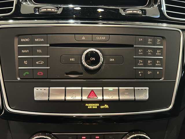 メルセデス・ベンツ ＧＬＳ５５０ 4マチックスポーツ 新潟県 2018(平30)年 2.5万km ダイヤモンドホワイト 純正8インチワイドナビ（TV/DVD/BT）/harman/kardon(14スピーカー)/360°カメラ/レーダーセーフティパッケージ/アクティブブレーキシステム/クラッシュセンサー機能/クルーズコントロール＆可変スピードリミッター/カラーマルチファクションディスプレイ/電動チルト＆テレスコピックステアリング/レインセンサー/EASY-PACK自動開閉テールゲート/メモリ付きパワーシート/AMGスポーツシート（前席）/パノラマミックスライディングルーフ/AIRマティックサスペンション/ダイナミックセレクト/AMGエアロ/AMG21インチアルミ/ランニングボード/タイヤ空気圧警告システム/LEDヘッドライト/2.0ETC