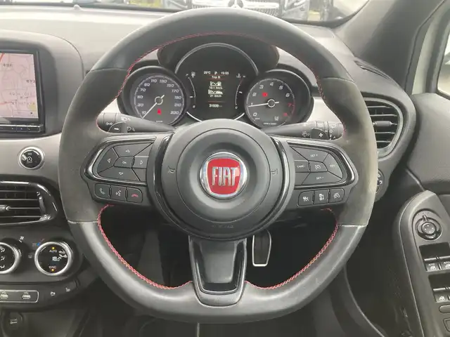 フィアット ５００Ｘ スポーツ 熊本県 2020(令2)年 3.2万km 白 ・ワンオーナー/・スマートキー/・プッシュスタート/・全面衝突警報/・アクティブブレーキ/・レーンキープエイド/・パークアシスト/・前後パーキングセンサー/・ブラインドスポットモニター/・クルーズコントロール(追従式)/・黒革シート/・前席パワーシート/・前席シートヒーター /・社外メモリナビ/　【DVD・Bluetooth・USB・SD・MSV】/・フルセグTV/・バックカメラ/・ETC/・ドライブレコーダー(前後録画)/・LEDヘッドランプ/・LEDフォグランプ/・純正マット/・純正バイザー/・保証書/取説