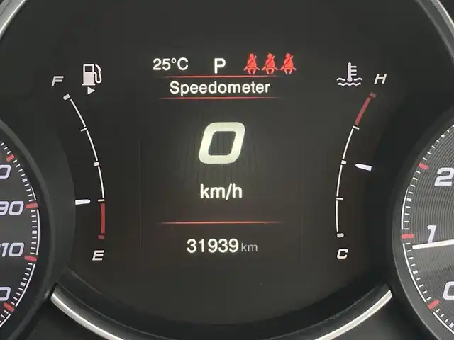 フィアット ５００Ｘ スポーツ 熊本県 2020(令2)年 3.2万km 白 ・ワンオーナー/・スマートキー/・プッシュスタート/・全面衝突警報/・アクティブブレーキ/・レーンキープエイド/・パークアシスト/・前後パーキングセンサー/・ブラインドスポットモニター/・クルーズコントロール(追従式)/・黒革シート/・前席パワーシート/・前席シートヒーター /・社外メモリナビ/　【DVD・Bluetooth・USB・SD・MSV】/・フルセグTV/・バックカメラ/・ETC/・ドライブレコーダー(前後録画)/・LEDヘッドランプ/・LEDフォグランプ/・純正マット/・純正バイザー/・保証書/取説