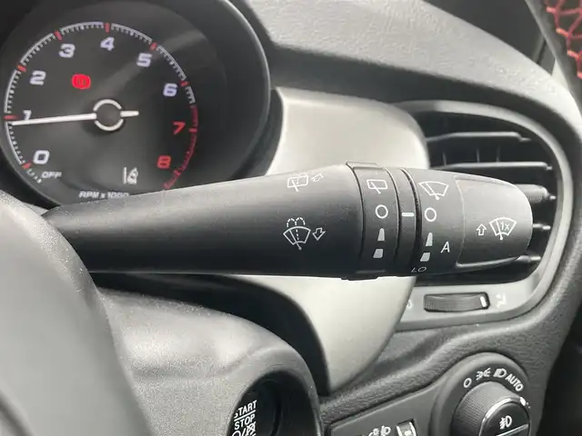 フィアット ５００Ｘ スポーツ 熊本県 2020(令2)年 3.2万km 白 ・ワンオーナー/・スマートキー/・プッシュスタート/・全面衝突警報/・アクティブブレーキ/・レーンキープエイド/・パークアシスト/・前後パーキングセンサー/・ブラインドスポットモニター/・クルーズコントロール(追従式)/・黒革シート/・前席パワーシート/・前席シートヒーター /・社外メモリナビ/　【DVD・Bluetooth・USB・SD・MSV】/・フルセグTV/・バックカメラ/・ETC/・ドライブレコーダー(前後録画)/・LEDヘッドランプ/・LEDフォグランプ/・純正マット/・純正バイザー/・保証書/取説