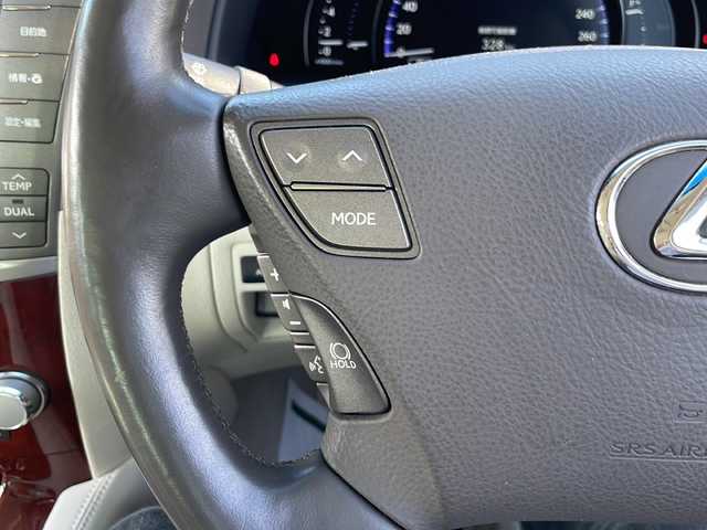レクサス ＬＳ 460 バージョンC Iパッケージ 静岡県 2011(平23)年 6.5万km ホワイトパールクリスタルシャイン 純正HDDナビ/地デジTV/純正CD/DVD/バックカメラ/レザーシート/シートヒーター＆ベンチレーション/リアシートヒーター/ステアリングヒーター/レーダークルーズコントロール/リアサンシェード/純正18インチAW/スマートキー/ディスチャージ