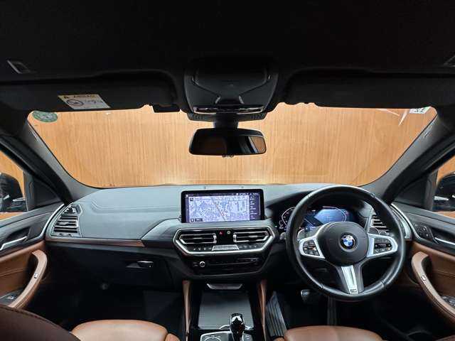 ＢＭＷ Ｘ４ xDrive 20d Mスポーツ 千葉県 2021(令3)年 6.1万km サファイアブラックP 後期型　/茶革シート　/ＡＣＣ　/ハンズオフアシスト　/ナビ　/ＴＶ　/３６０°ＨＵＤ　/シートＨ　/アダプティブＬＥＤヘッドライト　/パーキングアシストプラス　/ドライビングアシストプロフェッショナル　/電動リアゲート