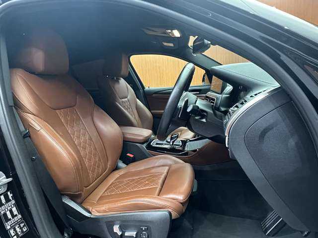 ＢＭＷ Ｘ４ xDrive 20d Mスポーツ 千葉県 2021(令3)年 6.1万km サファイアブラックP 後期型　/茶革シート　/ＡＣＣ　/ハンズオフアシスト　/ナビ　/ＴＶ　/３６０°ＨＵＤ　/シートＨ　/アダプティブＬＥＤヘッドライト　/パーキングアシストプラス　/ドライビングアシストプロフェッショナル　/電動リアゲート