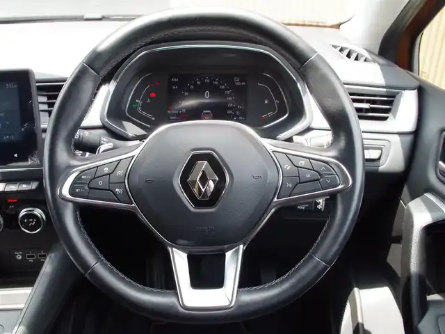 ルノー ルノー キャプチャー インテンス 埼玉県 2022(令4)年 1.6万km オレンジ ブラックハーフレザーシート /アダプティブクルーズコントロール/ CarPlay /パークセンサー /ブラインドスポットモニター /全周囲カメラ /ディスプレイオーディオ /ETC /デジタルインナーミラー /前席シートヒーター/ハンドルヒーター