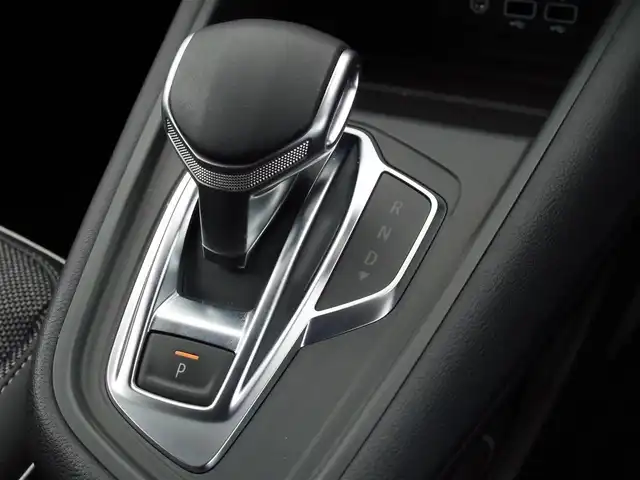 ルノー ルノー キャプチャー インテンス 埼玉県 2022(令4)年 1.6万km オレンジ ブラックハーフレザーシート /アダプティブクルーズコントロール/ CarPlay /パークセンサー /ブラインドスポットモニター /全周囲カメラ /ディスプレイオーディオ /ETC /デジタルインナーミラー /前席シートヒーター/ハンドルヒーター