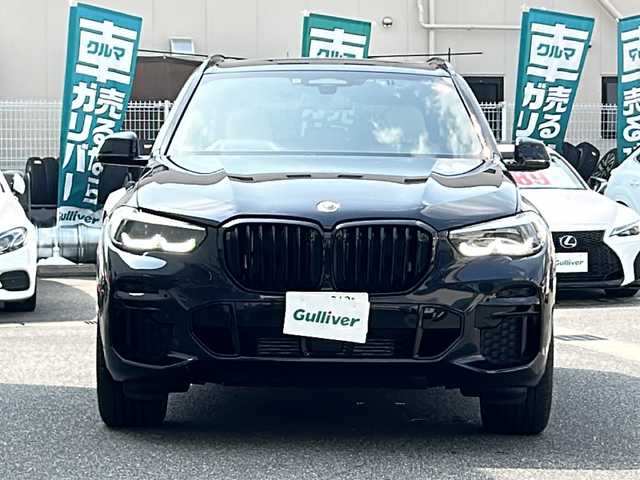 ＢＭＷ ＢＭＷ Ｘ５ xDrive 40d Mスポーツ 愛知県 2023(令5)年 1.4万km カーボンブラックM /正規ディーラー車//禁煙//ワンオーナー//D整備記録簿R6.7//harman/kardon//アクスルレベルコントロール//21インチMライトアロイYスポークホイール/RFT//12.3インチナビ/ライブコックピット//フルセグ/BT/USB/CarPlay/Spotify//ジェスチャーコントロール//パノラマビューM//360°全周囲＆リアカメラドラレコ//ミラー一体型ETC//ワイヤレスチャージング//白革シート//パワーシート/ランバーサポート/全席シートヒーター//ドライビングアシストプロフェッショナル//衝突回避被害軽減ブレーキ//渋滞時ハンズオフアシスト//ステアリングサポート・アシスト//LCA/LDW/ACC//クロスロードウォーニング//クロストラフィックウォーニング//HUD//パーキングアシストプラス//PDC//ルーフレール//HDC//DTC//パドルシフト/MTモード付きAT//スピードLIM//アンビエントライト//アダクティブLEDヘッドライト/ハイビームアシスト//コーナリングライト//リアフォグランプ//電動ハンズフリーテールゲート/コンフォートアクセス//ソフトクローズドア//プッシュスタート/デジタルキー/スペアスマートキー//オートリトラウィンカーミラー//保証書/取扱説明書