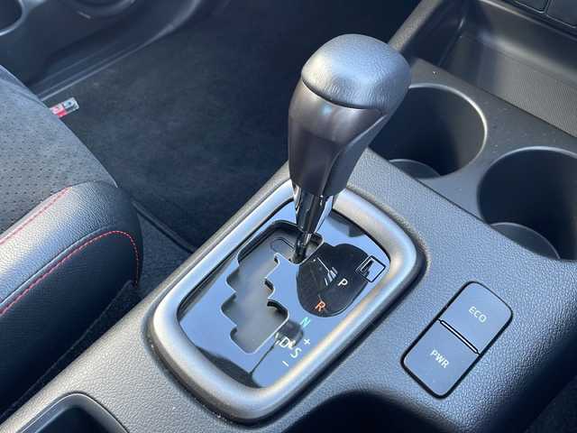 トヨタ ハイラックス Z GRスポーツ 兵庫県 2023(令5)年 1.4万km プラチナホワイトパールマイカ ワンオーナー/ディスプレイオーディオ/AM/FM/Bluetooth/Microcast/トヨタセーフティセンス/衝突軽減ブレーキ/レーンキープアシスト/クルーズコントロール/コーナーセンサー/全方位モニター/パドルシフト/ETC/ドラレコ前後/純正アルミホイール/純正フロアマット/ハーフレザー/パワーシート/ステアリングリモコン/アイドリングストップ/ダウンヒルアシスト/パワーヒート/排出ガス浄化装置