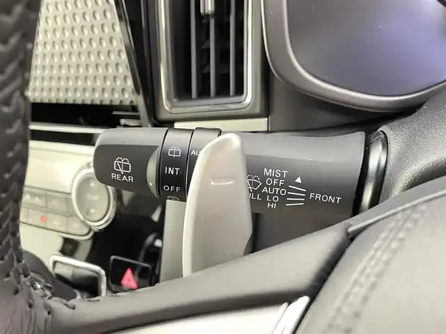 三菱 デリカＤ：５ シャモニー 千葉県 2025(令7)年 0.1千km ブラックダイヤモンド CHAMONIX (8人)　4WD　オリジナルナビ取付パッケージ＋リアモニター取付パッケージ(25/300)　ステップレス　（8人）/禁煙車/4WD/セーフティ・サポートカーS ワイド/・衝突被害軽減ブレーキシステム/・誤発進抑制機能/・車線逸脱警報システム/・オートマチックハイビーム/両側パワースライドドア/レーダークルーズコントロール/LEDオートライト/ハーフレザーシート/純正18インチアルミホイール/パドルシフト/オートエアコン/アイドリングストップ/プッシュスタート