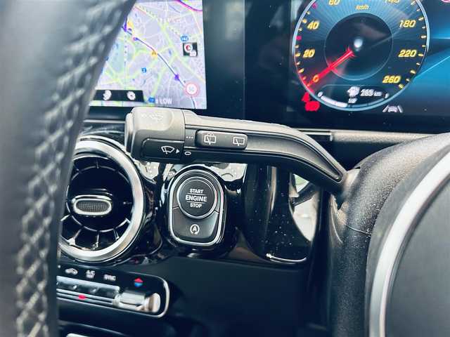 メルセデス・ベンツ ＧＬＡ２００ｄ 4マチック 大阪府 2020(令2)年 4.7万km コスモスブラック ワンオーナー/レーダーセーフティ/ハーフレザー/メモリ付きパワーシート/シートヒーター/純正ナビ/TV/360度カメラ/純正18インチAW/LEDヘッドライト/電動リアゲート/ACC/ブラインドスポット/ワイヤレス充電
