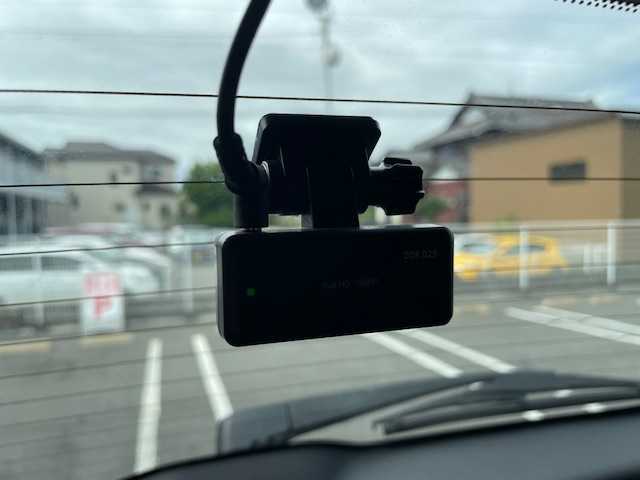 マツダ ＣＸ－３ 15S ツーリング 三重県 2021(令3)年 2.6万km スノーフレイクホワイトパールマイカ メーカーオプション/・360°ビューモニター/・フロントパーキングセンサー/・CD/DVD/地デジTV/1オーナー/アドバンスドスマートシティブレーキサポート/後退時スマートシティブレーキサポート/AT誤発進抑制制御/ブラインドスポットモニタリング/リアパーキングセンサー/車線逸脱警報システム/純正SDナビ/フルセグTV/【CD/DVD/Bluetooth/USB/AUX】/バックカメラ/ETC/前後ドライブレコーダー/オートライト/ハイビームコントロールシステム/LEDヘッドランプ/シグネチャーLEDランプ/215/60R16インチ純正AW/プッシュスタート/スマートキー/純正フロアマット