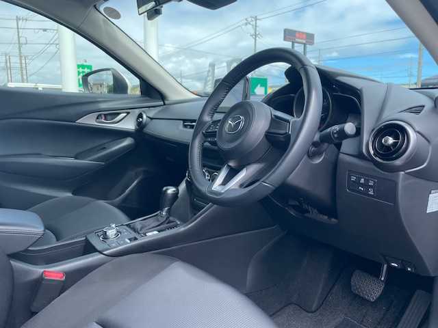 マツダ ＣＸ－３ 15S ツーリング 三重県 2021(令3)年 2.6万km スノーフレイクホワイトパールマイカ メーカーオプション/・360°ビューモニター/・フロントパーキングセンサー/・CD/DVD/地デジTV/1オーナー/アドバンスドスマートシティブレーキサポート/後退時スマートシティブレーキサポート/AT誤発進抑制制御/ブラインドスポットモニタリング/リアパーキングセンサー/車線逸脱警報システム/純正SDナビ/フルセグTV/【CD/DVD/Bluetooth/USB/AUX】/バックカメラ/ETC/前後ドライブレコーダー/オートライト/ハイビームコントロールシステム/LEDヘッドランプ/シグネチャーLEDランプ/215/60R16インチ純正AW/プッシュスタート/スマートキー/純正フロアマット