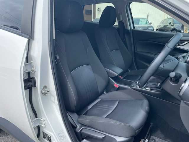 マツダ ＣＸ－３ 15S ツーリング 三重県 2021(令3)年 2.6万km スノーフレイクホワイトパールマイカ メーカーオプション/・360°ビューモニター/・フロントパーキングセンサー/・CD/DVD/地デジTV/1オーナー/アドバンスドスマートシティブレーキサポート/後退時スマートシティブレーキサポート/AT誤発進抑制制御/ブラインドスポットモニタリング/リアパーキングセンサー/車線逸脱警報システム/純正SDナビ/フルセグTV/【CD/DVD/Bluetooth/USB/AUX】/バックカメラ/ETC/前後ドライブレコーダー/オートライト/ハイビームコントロールシステム/LEDヘッドランプ/シグネチャーLEDランプ/215/60R16インチ純正AW/プッシュスタート/スマートキー/純正フロアマット
