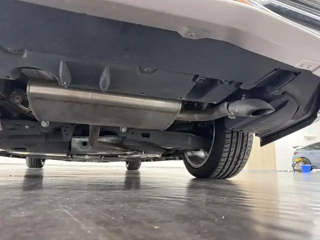 トヨタ プリウス ＰＨＶ S ナビパッケージ 三重県 2017(平29)年 5.1万km スティールブロンドM プラグインハイブリッド/FF/インパネCVT/純正 11.6インチ 縦型ナビ/（AM/FM/USB/iPod/Bluetooth/AUX/TV）/バックカメラ/モデリスタエアロ（F/S/R下）/【OP】ETC2.0/Toyota Safety Sense/・プリクラッシュセーフティ/・レーンディパーチャーアラート（操舵支援付）/・レーダークルコン/・オートハイビーム/・ふらつき検知機能/・【OP】ITS Connect/装備/・【OP】AC100Vアクセサリーコンセント（ヴィークルパワーコネクター付・V2H対応・コンセント2ヶ）/・シートヒーター（D/N）/・ステアリングヒーター/・オートエアコン/・オートライト/・LED ヘッドライト＆フロントフォグランプ/・純正17inAW/・プッシュスタート/・スマートキーx1/・保/など