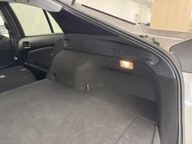 トヨタ プリウス ＰＨＶ S ナビパッケージ 三重県 2017(平29)年 5.1万km スティールブロンドM プラグインハイブリッド/FF/インパネCVT/純正 11.6インチ 縦型ナビ/（AM/FM/USB/iPod/Bluetooth/AUX/TV）/バックカメラ/モデリスタエアロ（F/S/R下）/【OP】ETC2.0/Toyota Safety Sense/・プリクラッシュセーフティ/・レーンディパーチャーアラート（操舵支援付）/・レーダークルコン/・オートハイビーム/・ふらつき検知機能/・【OP】ITS Connect/装備/・【OP】AC100Vアクセサリーコンセント（ヴィークルパワーコネクター付・V2H対応・コンセント2ヶ）/・シートヒーター（D/N）/・ステアリングヒーター/・オートエアコン/・オートライト/・LED ヘッドライト＆フロントフォグランプ/・純正17inAW/・プッシュスタート/・スマートキーx1/・保/など