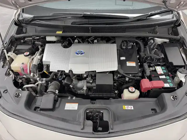 トヨタ プリウス ＰＨＶ S ナビパッケージ 三重県 2017(平29)年 5.1万km スティールブロンドM プラグインハイブリッド/FF/インパネCVT/純正 11.6インチ 縦型ナビ/（AM/FM/USB/iPod/Bluetooth/AUX/TV）/バックカメラ/モデリスタエアロ（F/S/R下）/【OP】ETC2.0/Toyota Safety Sense/・プリクラッシュセーフティ/・レーンディパーチャーアラート（操舵支援付）/・レーダークルコン/・オートハイビーム/・ふらつき検知機能/・【OP】ITS Connect/装備/・【OP】AC100Vアクセサリーコンセント（ヴィークルパワーコネクター付・V2H対応・コンセント2ヶ）/・シートヒーター（D/N）/・ステアリングヒーター/・オートエアコン/・オートライト/・LED ヘッドライト＆フロントフォグランプ/・純正17inAW/・プッシュスタート/・スマートキーx1/・保/など