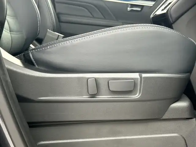 三菱 デリカＤ：５ シャモニー 愛知県 2025(令7)年 0.1千km グラファイトグレーメタリック/ブラックマイカ 登録済未使用車/４WD/ディーゼル/ターボ/全方位カメラ/AC100V電源/三菱e-Assist/・衝突軽減ブレーキ/・レーダークルーズコントロール/・レーンキープアシスト/・オートマチックハイビーム/・ブラインドスポットモニター/ハーフレザーシート/シートヒーター/パワーシート/革巻きステアリング/ステアリングヒーター/両側パワースライドドア/パワーバックドア/アイドリングストップ/センターデフロック/純正18インチアルミホイール/スマートキー/プッシュスタート/LEDヘッドライト/フロントフォグランプ/横滑り防止装置