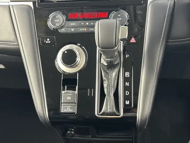 三菱 デリカＤ：５ シャモニー 愛知県 2025(令7)年 0.1千km グラファイトグレーメタリック/ブラックマイカ 登録済未使用車/４WD/ディーゼル/ターボ/全方位カメラ/AC100V電源/三菱e-Assist/・衝突軽減ブレーキ/・レーダークルーズコントロール/・レーンキープアシスト/・オートマチックハイビーム/・ブラインドスポットモニター/ハーフレザーシート/シートヒーター/パワーシート/革巻きステアリング/ステアリングヒーター/両側パワースライドドア/パワーバックドア/アイドリングストップ/センターデフロック/純正18インチアルミホイール/スマートキー/プッシュスタート/LEDヘッドライト/フロントフォグランプ/横滑り防止装置