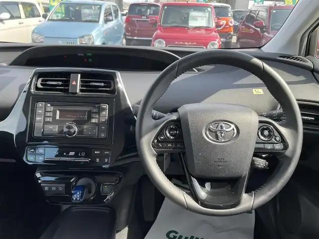 トヨタ プリウス S 石川県 2020(令2)年 3.6万km ホワイトパールクリスタルシャイン トヨタセーフティセンス/純正オーディオ/レーダークルーズ/LEDヘッドライト/スマートキー/プッシュスタート/電動ミラー/社外アルミ&スタッドレス/夏タイヤ積み込み/オートライト