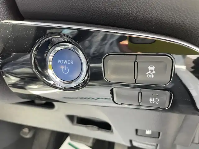 トヨタ プリウス S 石川県 2020(令2)年 3.6万km ホワイトパールクリスタルシャイン トヨタセーフティセンス/純正オーディオ/レーダークルーズ/LEDヘッドライト/スマートキー/プッシュスタート/電動ミラー/社外アルミ&スタッドレス/夏タイヤ積み込み/オートライト