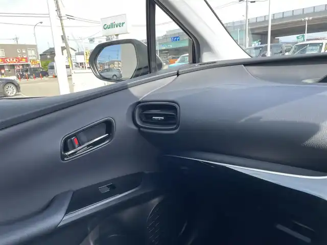 トヨタ プリウス S 石川県 2020(令2)年 3.6万km ホワイトパールクリスタルシャイン トヨタセーフティセンス/純正オーディオ/レーダークルーズ/LEDヘッドライト/スマートキー/プッシュスタート/電動ミラー/社外アルミ&スタッドレス/夏タイヤ積み込み/オートライト