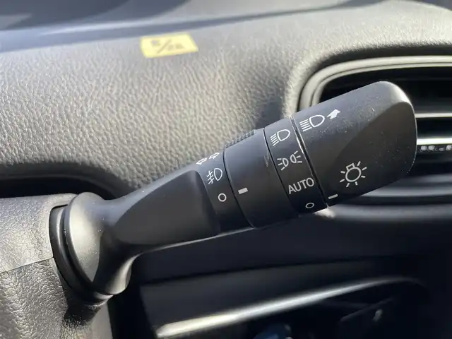 トヨタ プリウス S 石川県 2020(令2)年 3.6万km ホワイトパールクリスタルシャイン トヨタセーフティセンス/純正オーディオ/レーダークルーズ/LEDヘッドライト/スマートキー/プッシュスタート/電動ミラー/社外アルミ&スタッドレス/夏タイヤ積み込み/オートライト