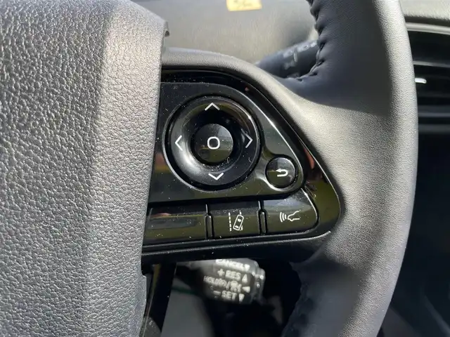 トヨタ プリウス S 石川県 2020(令2)年 3.6万km ホワイトパールクリスタルシャイン トヨタセーフティセンス/純正オーディオ/レーダークルーズ/LEDヘッドライト/スマートキー/プッシュスタート/電動ミラー/社外アルミ&スタッドレス/夏タイヤ積み込み/オートライト