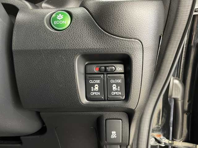 ホンダ Ｎ ＢＯＸ カスタム G ターボパッケージ 鹿児島県 2013(平25)年 9.2万km クリスタルブラックパール ワンオーナー/社外8インチナビ/(AM/FM/CD/DVD/Bluetooth)/フルセグテレビ/バックカメラ/両側パワースライドドア/革調シートカバー/パドルシフト /クルーズコントロール/ステアロングリモコン/オートライト/ETC/純正AW15インチ/電格ミラー