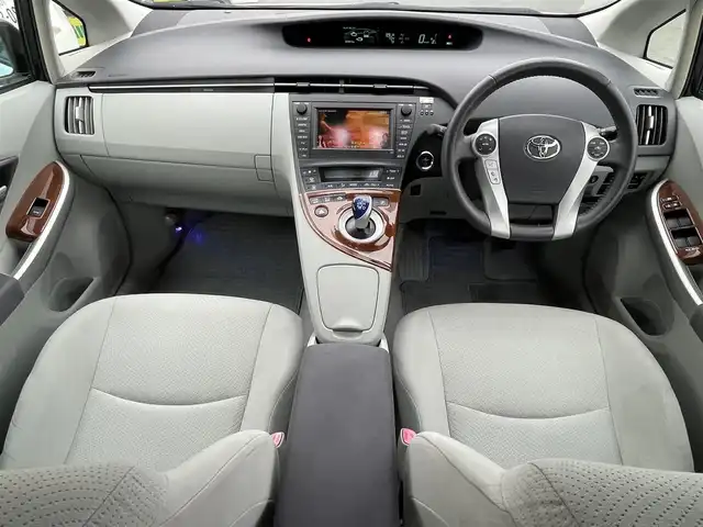 トヨタ プリウス S ツーリングセレクション 長野県 2009(平21)年 5.3万km 白 ワンオーナー/取扱説明書/純正8インチナビ/AM/FM/Bluetooth/バックカメラ/プッシュスタート/ETC/ドアバイザー/フルフラットシート/純正フロアマット/17インチAW/フォグランプ/LEDルームランプ/LEDヘッドライト/スタッドレスタイヤ積み込み