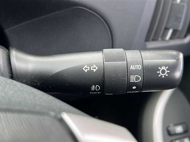 トヨタ プリウス S 石川県 2012(平24)年 6.7万km シルバーM 純正SDナビ【NSZT-W62Z】/バックカメラ/ビルトインETC/前後ドライブレコーダー/プッシュスタート/オートライト/ワンオーナー/純正アルミホイール/純正フロアマット/取扱説明書/保証書/記録簿/ナビ取扱説明書