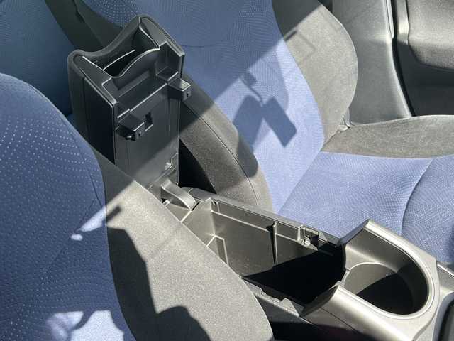 トヨタ プリウス S 石川県 2012(平24)年 6.7万km シルバーM 純正SDナビ【NSZT-W62Z】/バックカメラ/ビルトインETC/前後ドライブレコーダー/プッシュスタート/オートライト/ワンオーナー/純正アルミホイール/純正フロアマット/取扱説明書/保証書/記録簿/ナビ取扱説明書