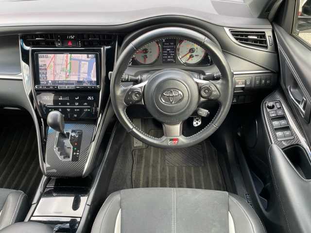 トヨタ ハリアー エレガンス GRスポーツ 神奈川県 2018(平30)年 3.5万km ホワイトパールクリスタルシャイン ワンオーナー				/社外9インチSDナビ【ALPINE：X9Z】				/・DTV/SD/CD/DVD/REC/BT				/バックカメラ				/パノラマルーフ	/ハーフレザーシート/運転席パワーシート			/ビルトインETC							/ToyotaSafetySense/・プリクラッシュセーフティー				/・レーンディパーチャーアラート									/・オートマチックハイビーム/・レーダークルーズコントロール				/前後ドライブレコーダー	/オートライト									/純正LEDヘッドライト/フォグランプ				/LEDイルミネーションビーム			/プッシュEgスタート/ストップ				/スマートキー×2/ターンランプ付電動格納ドアミラー				/純正フロアマット				/取扱説明書				/ナビ取扱説明書				/新車時保証書