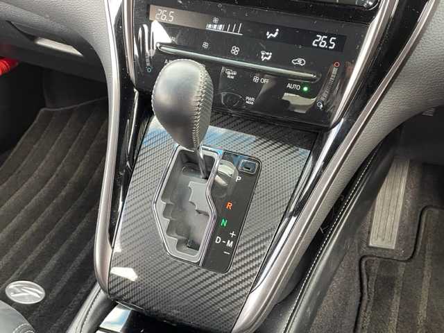 トヨタ ハリアー エレガンス GRスポーツ 神奈川県 2018(平30)年 3.5万km ホワイトパールクリスタルシャイン ワンオーナー				/社外9インチSDナビ【ALPINE：X9Z】				/・DTV/SD/CD/DVD/REC/BT				/バックカメラ				/パノラマルーフ	/ハーフレザーシート/運転席パワーシート			/ビルトインETC							/ToyotaSafetySense/・プリクラッシュセーフティー				/・レーンディパーチャーアラート									/・オートマチックハイビーム/・レーダークルーズコントロール				/前後ドライブレコーダー	/オートライト									/純正LEDヘッドライト/フォグランプ				/LEDイルミネーションビーム			/プッシュEgスタート/ストップ				/スマートキー×2/ターンランプ付電動格納ドアミラー				/純正フロアマット				/取扱説明書				/ナビ取扱説明書				/新車時保証書