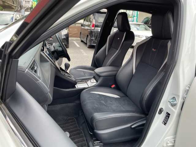 トヨタ ハリアー エレガンス GRスポーツ 神奈川県 2018(平30)年 3.5万km ホワイトパールクリスタルシャイン ワンオーナー				/社外9インチSDナビ【ALPINE：X9Z】				/・DTV/SD/CD/DVD/REC/BT				/バックカメラ				/パノラマルーフ	/ハーフレザーシート/運転席パワーシート			/ビルトインETC							/ToyotaSafetySense/・プリクラッシュセーフティー				/・レーンディパーチャーアラート									/・オートマチックハイビーム/・レーダークルーズコントロール				/前後ドライブレコーダー	/オートライト									/純正LEDヘッドライト/フォグランプ				/LEDイルミネーションビーム			/プッシュEgスタート/ストップ				/スマートキー×2/ターンランプ付電動格納ドアミラー				/純正フロアマット				/取扱説明書				/ナビ取扱説明書				/新車時保証書