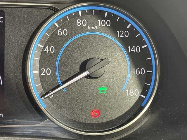 日産 リーフ X Vセレクション 神奈川県 2020(令2)年 5.8万km スーパーブラック プロパイロット/純正9インチSDナビ/インテリジェントアラウンドビューモニター/インテリジェントルームミラー/衝突被害軽減システム/車線逸脱警報/追従式クルーズコントロール/横滑り防止装置/ETC/LEDヘッドライト/オートライト/ウィンカーミラー/電動格納ミラー/純正17インチAW/シートヒーター/ステアリングヒーター/プッシュスタート/スマートキー/フロアマット/スペアキー/取扱説明書/保証書