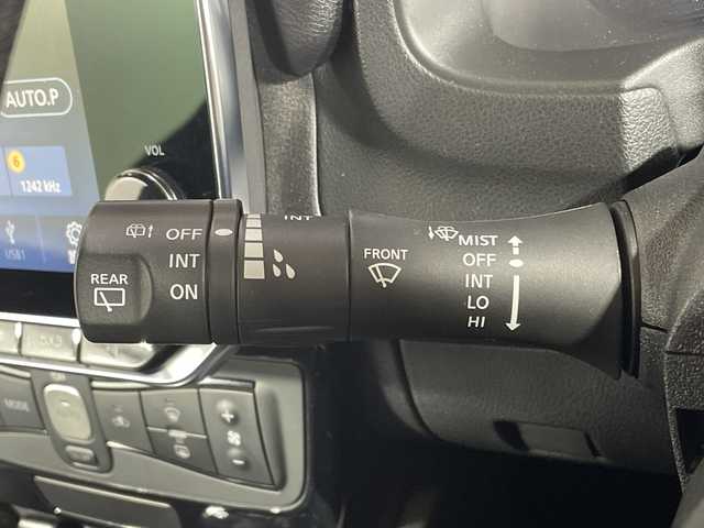 日産 リーフ X Vセレクション 神奈川県 2020(令2)年 5.8万km スーパーブラック プロパイロット/純正9インチSDナビ/インテリジェントアラウンドビューモニター/インテリジェントルームミラー/衝突被害軽減システム/車線逸脱警報/追従式クルーズコントロール/横滑り防止装置/ETC/LEDヘッドライト/オートライト/ウィンカーミラー/電動格納ミラー/純正17インチAW/シートヒーター/ステアリングヒーター/プッシュスタート/スマートキー/フロアマット/スペアキー/取扱説明書/保証書