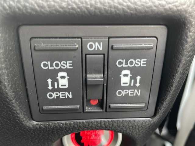 ホンダ Ｎ ＢＯＸ カスタム G L ターボ ホンダセンシング 福井県 2019(平31)年 11.7万km プラチナホワイトパール (株)IDOMが運営する【じしゃロン福井店】の自社ローン対象車両になります。こちらは現金またはオートローンご利用時の価格です。自社ローンご希望の方は別途その旨お申付け下さい/ホンダセンシング/純正ナビ（CD・DVD・BT接続可）/フルセグテレビ/ビルトインETC/両側パワースライドドア/LEDヘッドライト