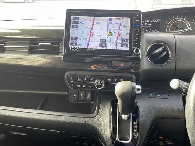 ホンダ Ｎ ＢＯＸ カスタム G L ターボ ホンダセンシング 福井県 2019(平31)年 11.7万km プラチナホワイトパール (株)IDOMが運営する【じしゃロン福井店】の自社ローン対象車両になります。こちらは現金またはオートローンご利用時の価格です。自社ローンご希望の方は別途その旨お申付け下さい/ホンダセンシング/純正ナビ（CD・DVD・BT接続可）/フルセグテレビ/ビルトインETC/両側パワースライドドア/LEDヘッドライト