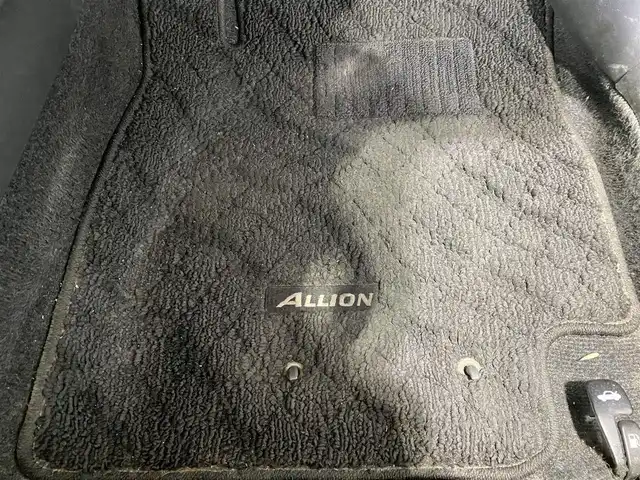 トヨタ アリオン A20 岐阜県 2010(平22)年 17.6万km ブラックマイカ 純正ナビ/ワンセグTV/CD/AM/FM/クルーズコントロール/オートライト/HIDヘッドライト/純正フロアマット/純正ドアバイザー/社外15インチAW/スペアキー/スマートキー/取扱説明書/保証書