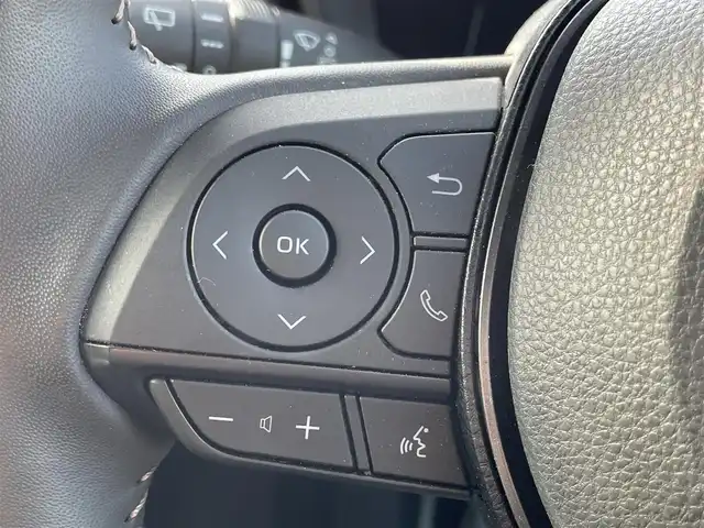 トヨタ カローラツーリング ハイブリッド ダブルバイビー 大阪府 2021(令3)年 3.3万km ホワイトパールクリスタルシャイン トヨタセーフティセンス/・アダプティクブクルーズコントロール/・プリクラッシュセーフティー/・レーントレーシングアシスト/・クリアランスソナー/・パーキングサポートブレーキー/・オートマチックハイビーム/・ロードサインアシスト/純正9インチナビ/・Bluetooth/Miracast/ラジオ/主要装備/・バックカメラ/・横滑り防止装置/・オートホールド/・LEDヘッドライト/・ヘッドライトレベライザー/・フォグランプ/・SOSコール/・手動防眩ルームミラー/・ドライブレコーダー/・ETC