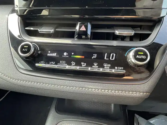 トヨタ カローラツーリング ハイブリッド ダブルバイビー 大阪府 2021(令3)年 3.3万km ホワイトパールクリスタルシャイン トヨタセーフティセンス/・アダプティクブクルーズコントロール/・プリクラッシュセーフティー/・レーントレーシングアシスト/・クリアランスソナー/・パーキングサポートブレーキー/・オートマチックハイビーム/・ロードサインアシスト/純正9インチナビ/・Bluetooth/Miracast/ラジオ/主要装備/・バックカメラ/・横滑り防止装置/・オートホールド/・LEDヘッドライト/・ヘッドライトレベライザー/・フォグランプ/・SOSコール/・手動防眩ルームミラー/・ドライブレコーダー/・ETC