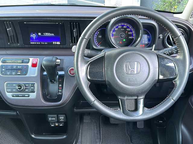 ホンダ Ｎ ＯＮＥ プレミアム Lパッケージ 広島県 2013(平25)年 7万km プレミアムディープロッソパール 禁煙/スマートフォン連携ディスプレイオーディオ/・CD/Bluetooth/HDMI/バックカメラ/HIDヘッドライト/フォグランプ/オートライト/本革巻ステアリングホイール/スマートキー/プッシュスタート/スペアキー/ETC/純正フロアマット/横滑り防止/純正１４インチアルミホイール