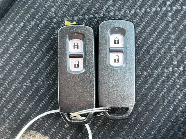 ホンダ Ｎ ＯＮＥ プレミアム Lパッケージ 広島県 2013(平25)年 7万km プレミアムディープロッソパール 禁煙/スマートフォン連携ディスプレイオーディオ/・CD/Bluetooth/HDMI/バックカメラ/HIDヘッドライト/フォグランプ/オートライト/本革巻ステアリングホイール/スマートキー/プッシュスタート/スペアキー/ETC/純正フロアマット/横滑り防止/純正１４インチアルミホイール