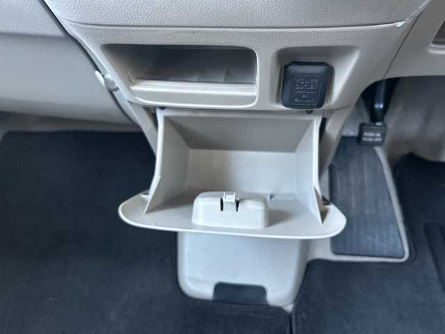 ホンダ Ｎ ＢＯＸ ＋ G Lパッケージ 東京都 2013(平25)年 3.8万km アラバスターシルバーメタリック エンジンスタートボタン/GathersワンセグTVナビ(VXM-128VS)/(USB/AUX)/バックカメラ/純正フロアマット/横滑り防止装置/スマートキー