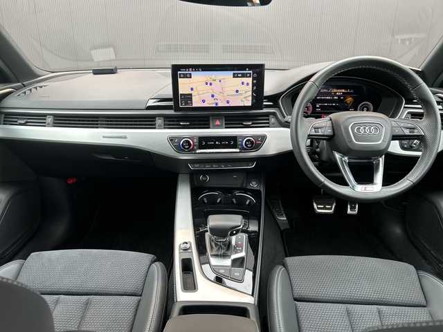 アウディ Ａ４ 40TDIクワトロ Sライン 道東・釧路十勝 2022(令4)年 1万km ミトスブラックメタリック ４WD/純正MMIナビ/　BT/USB/AppleCarPlay/フルセグ/サラウンドビューカメラ/純正ETC2.0/純正前後ドライブレコーダー/アウディプレセンス/レーンキーピングアシスト/アダプティブクルーズコントロール/パークディスタンスコントロール/パーキングアシスト/ハーフレザーシート/フロントパワーシート/フロントシートヒーティング/バーチャルコックピット/マトリクスLEDヘッドライト/純正18インチAW/純正フロアマット/取扱説明書/保証書