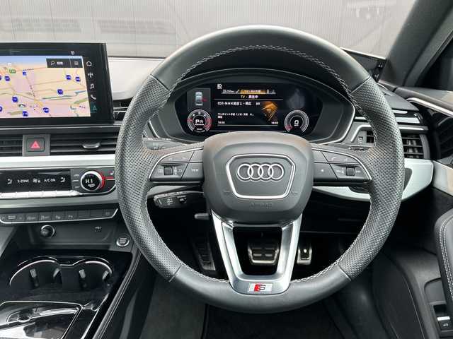 アウディ Ａ４ 40TDIクワトロ Sライン 道東・釧路十勝 2022(令4)年 1万km ミトスブラックメタリック ４WD/純正MMIナビ/　BT/USB/AppleCarPlay/フルセグ/サラウンドビューカメラ/純正ETC2.0/純正前後ドライブレコーダー/アウディプレセンス/レーンキーピングアシスト/アダプティブクルーズコントロール/パークディスタンスコントロール/パーキングアシスト/ハーフレザーシート/フロントパワーシート/フロントシートヒーティング/バーチャルコックピット/マトリクスLEDヘッドライト/純正18インチAW/純正フロアマット/取扱説明書/保証書